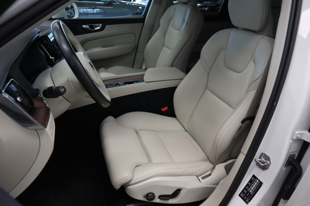 Volvo XC60, image 8