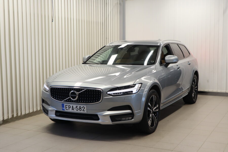 Volvo V90 Cross Country, image 1