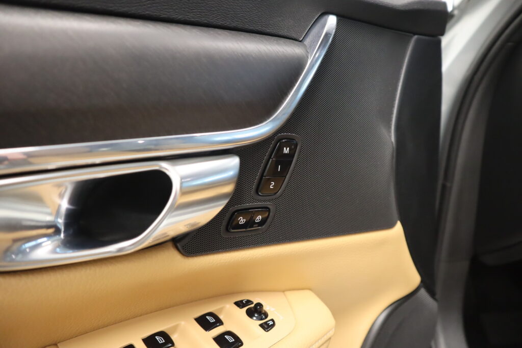 Volvo V90 Cross Country, image 12