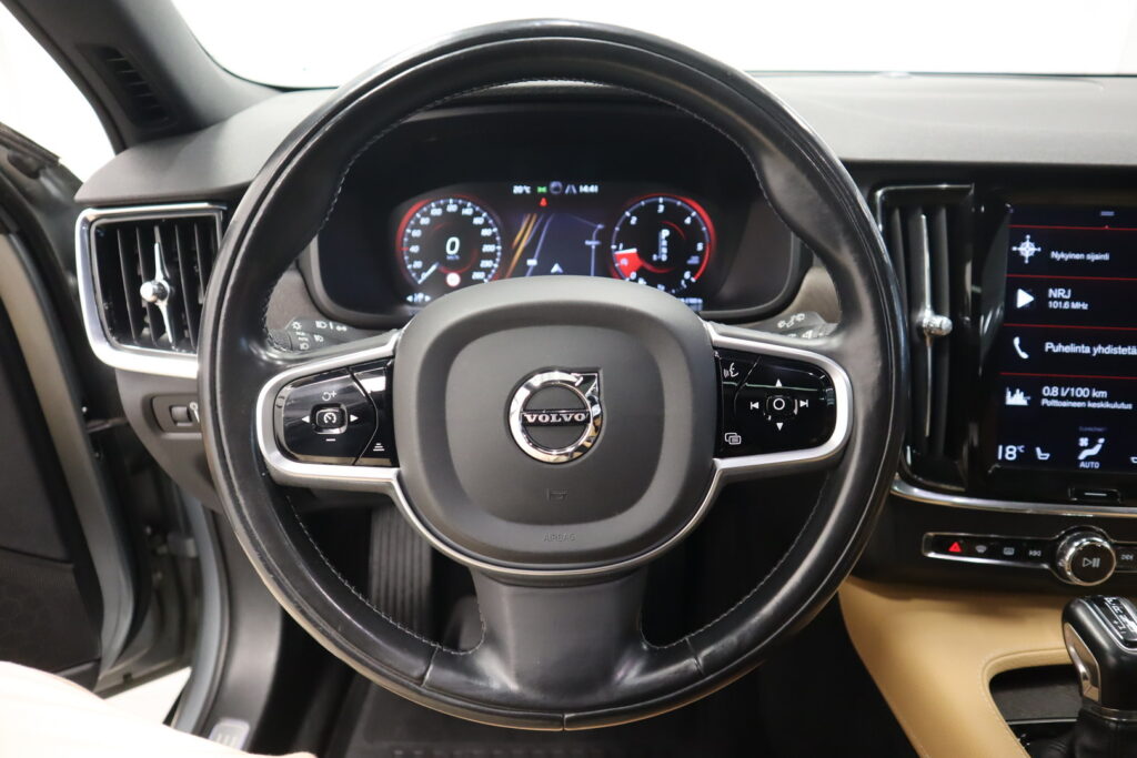 Volvo V90 Cross Country, image 13