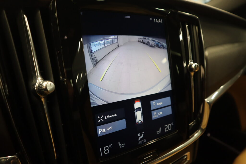 Volvo V90 Cross Country, image 16