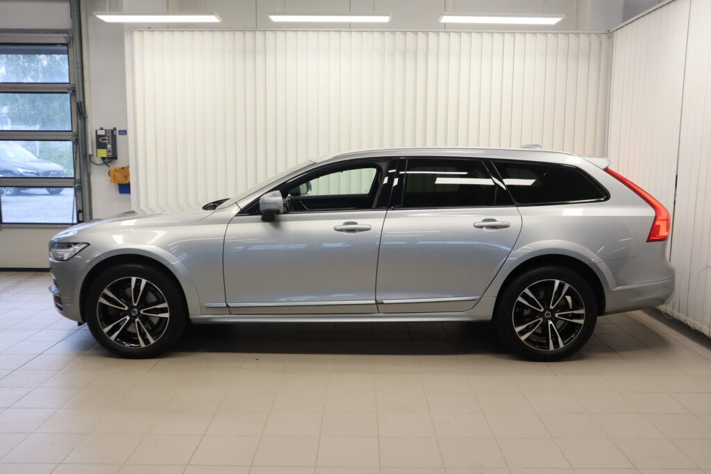 Volvo V90 Cross Country, image 3