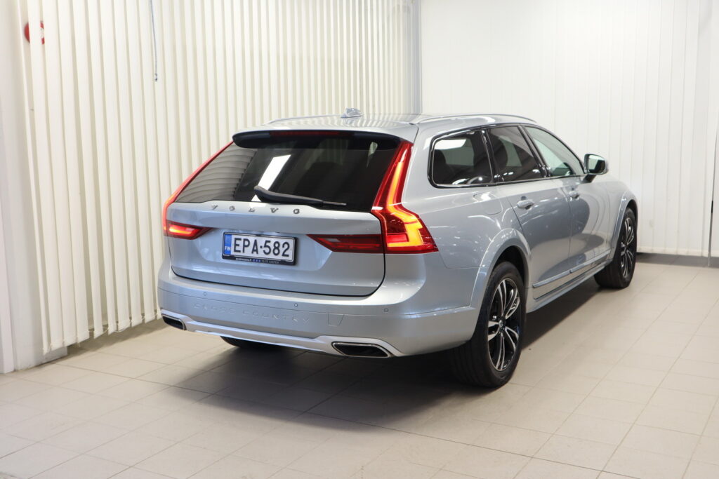 Volvo V90 Cross Country, image 4