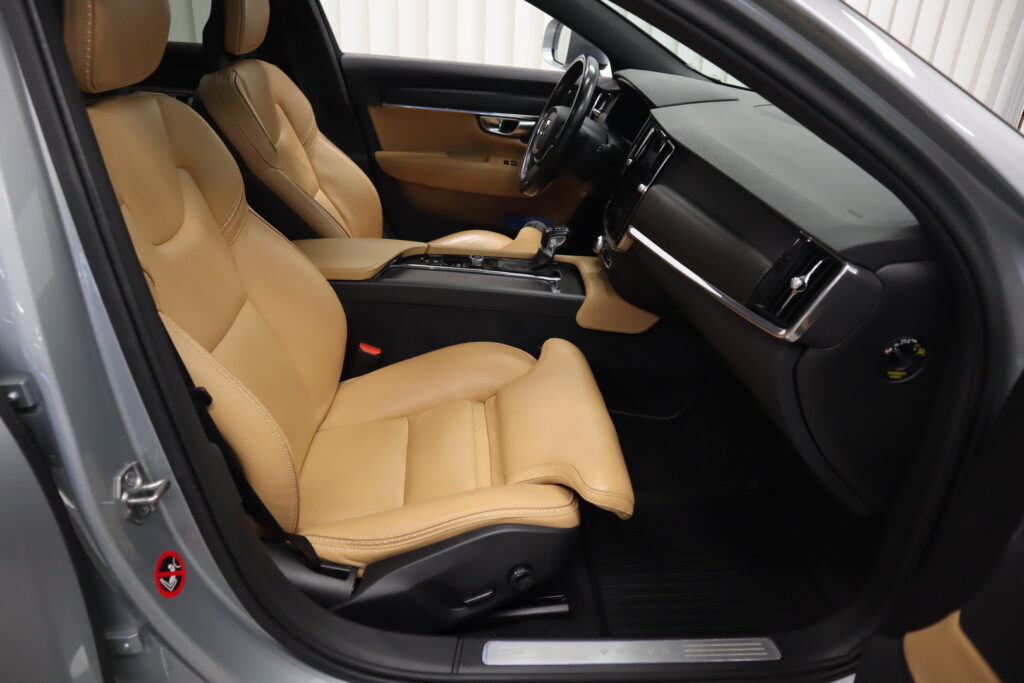 Volvo V90 Cross Country, image 9