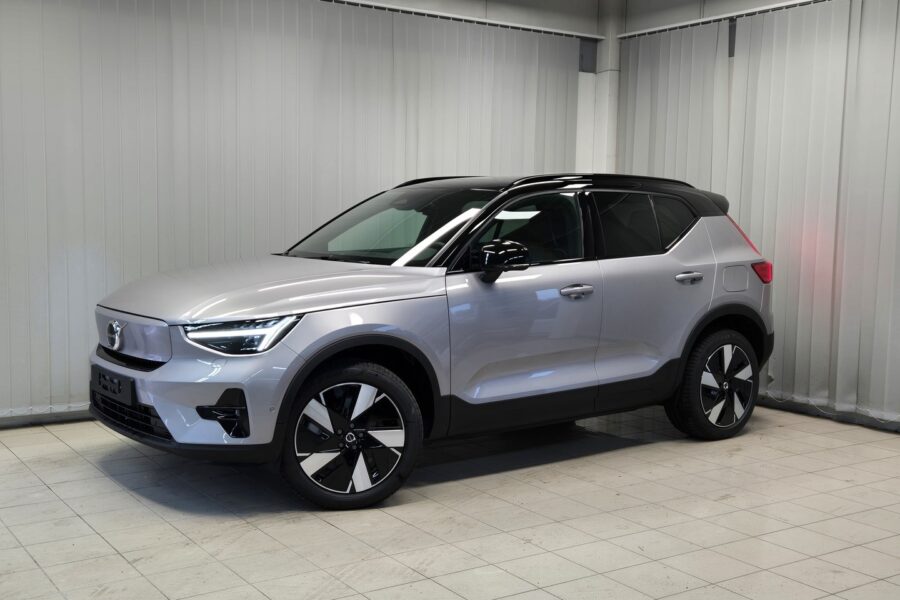 Volvo EX40, image 2