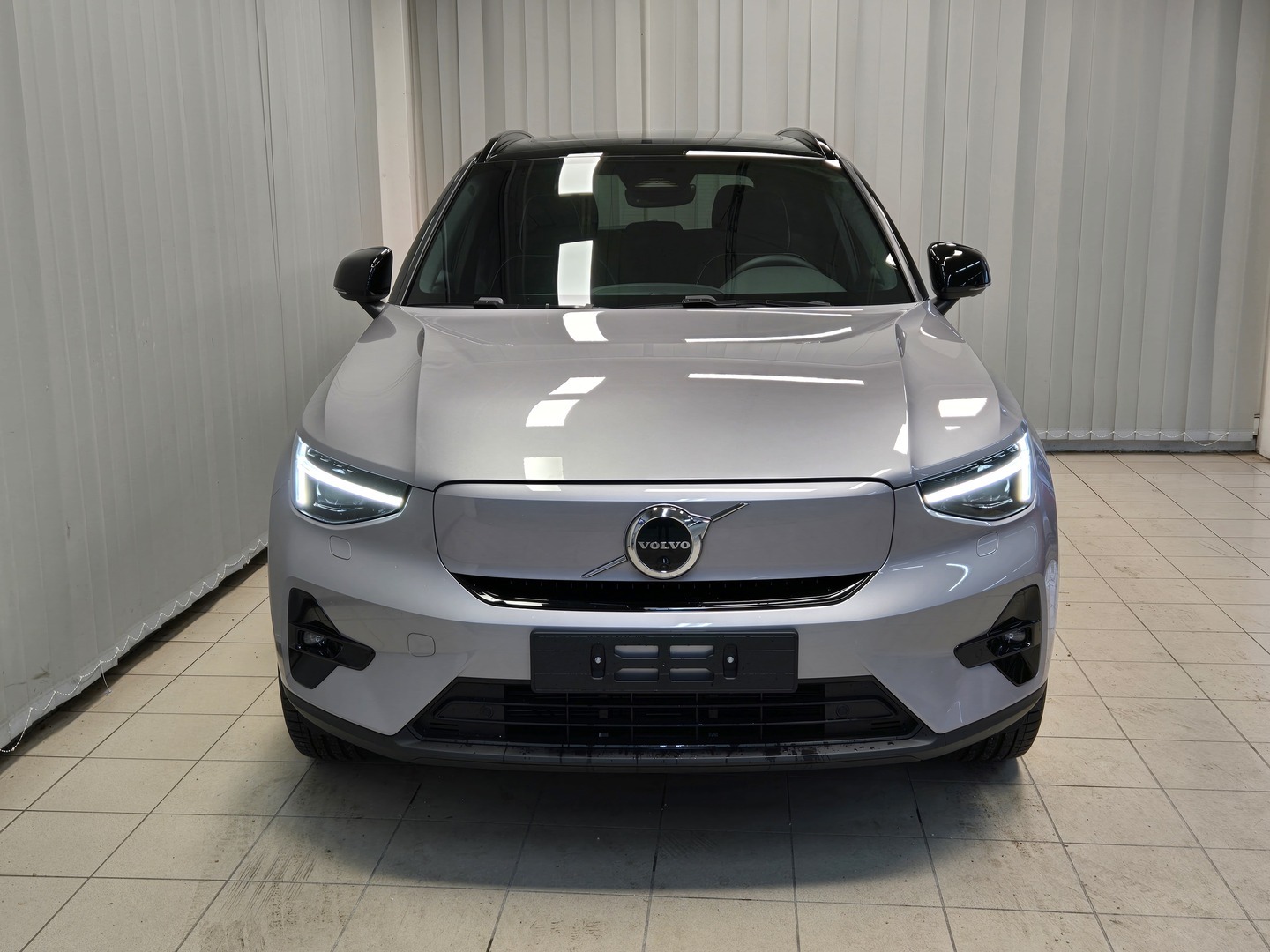 Volvo EX40 Twin Ultra 2027, photo 3/12