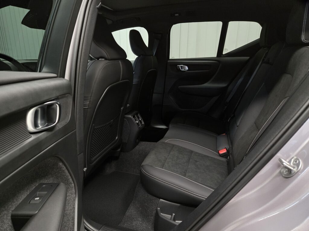 Volvo EX40, image 7