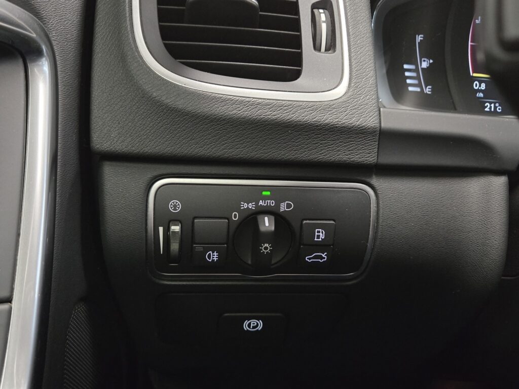 Volvo V60, image 16