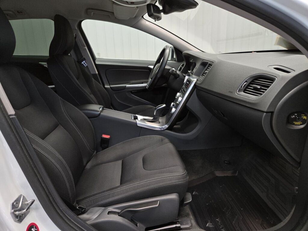 Volvo V60, image 8