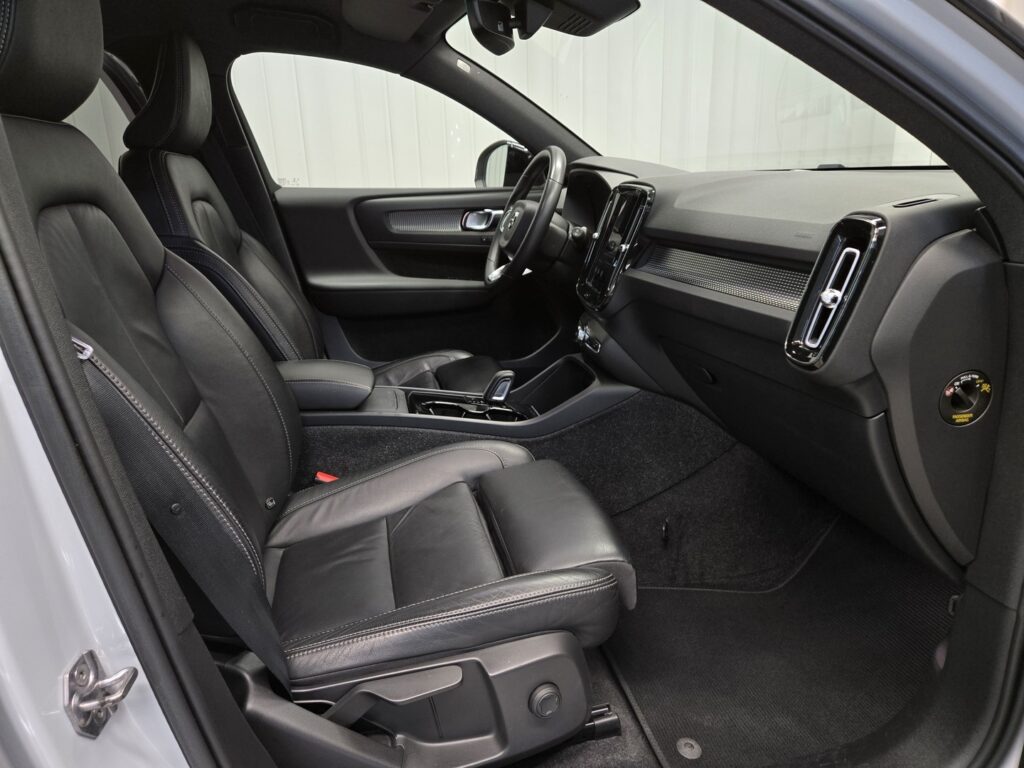 Volvo XC40, image 11