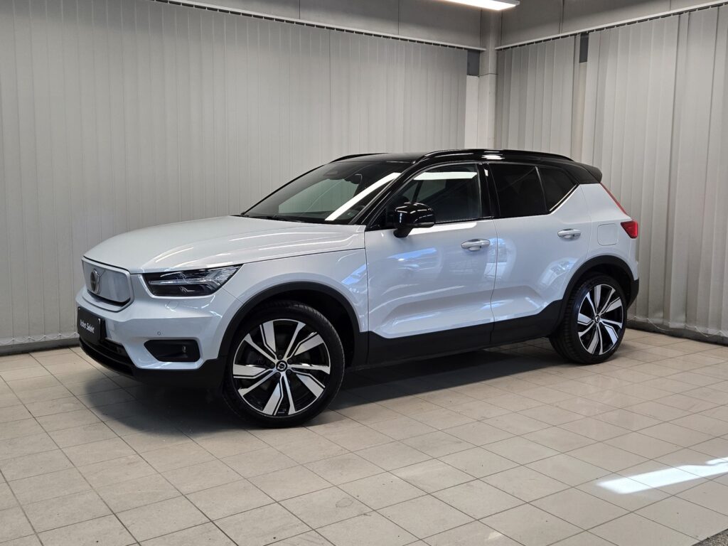 Volvo XC40, image 2