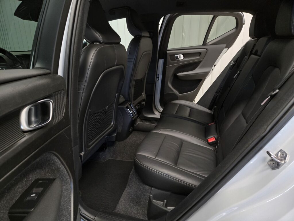 Volvo XC40, image 8