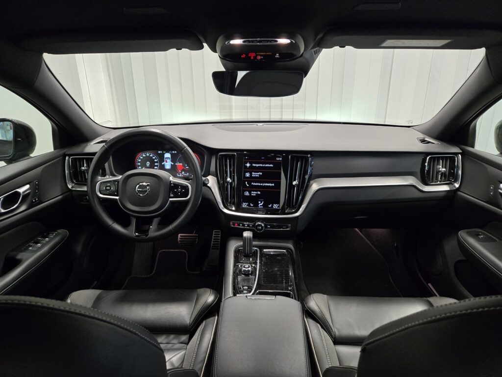 Volvo V60, image 12