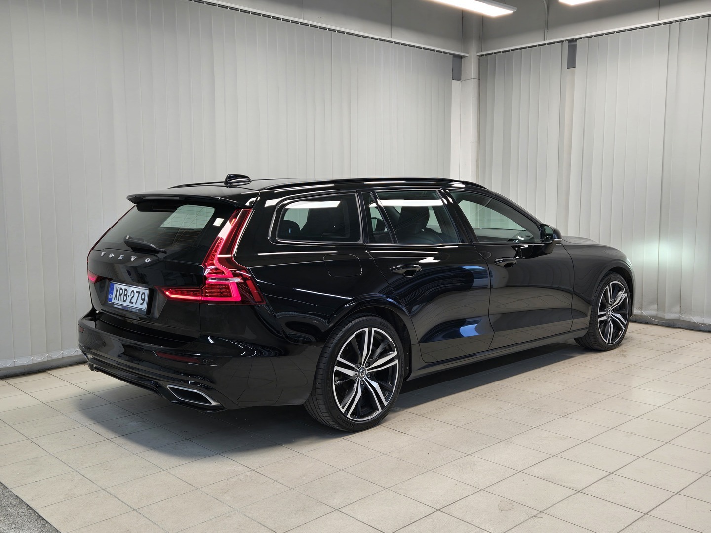 Volvo V60 2022, kuva 6/17