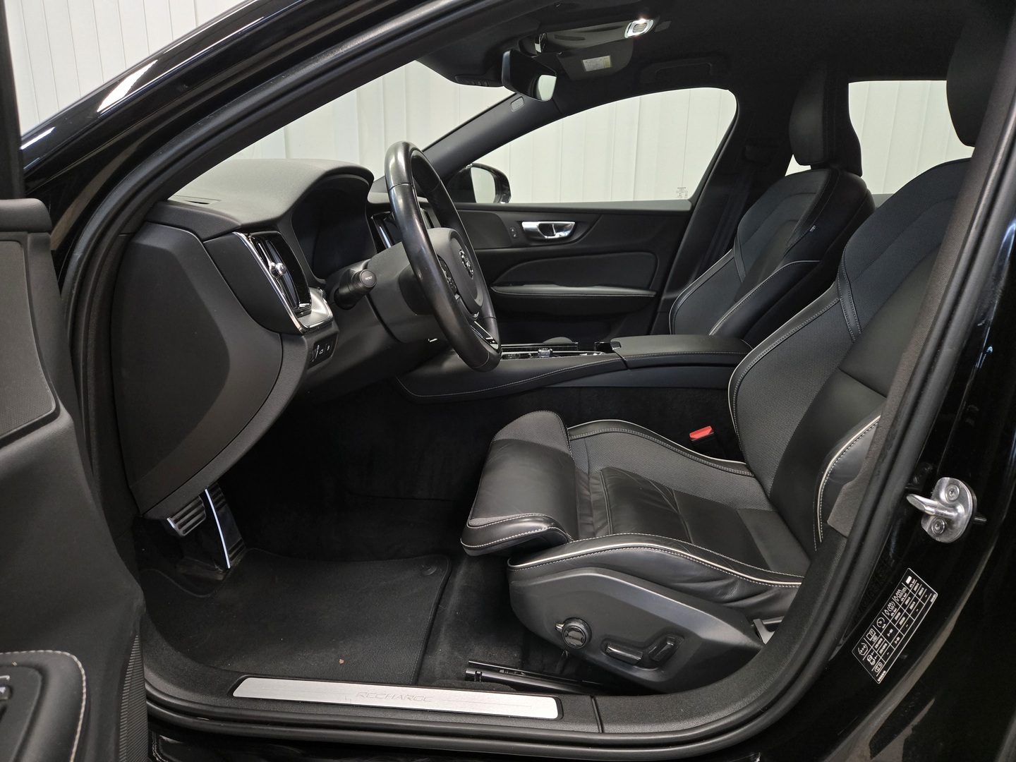 Volvo V60 2022, kuva 7/17