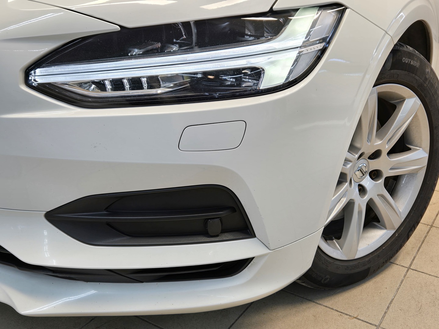 Volvo V90 D4 Momentum aut 2017, kuva 6/23