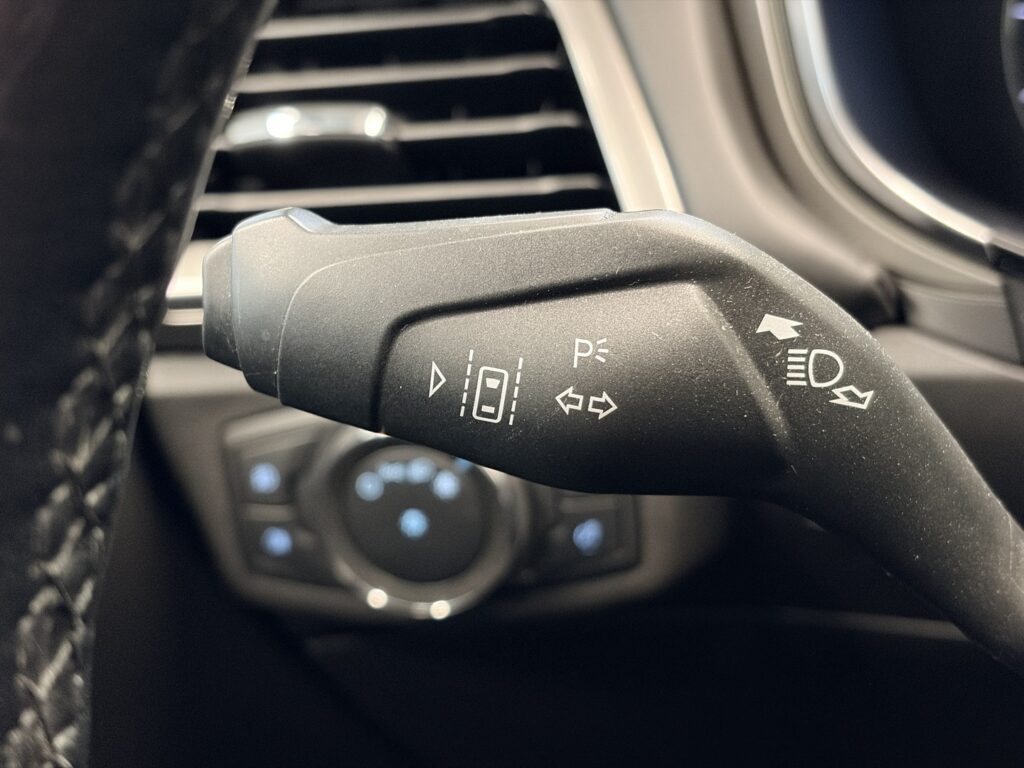 Ford Mondeo, image 15