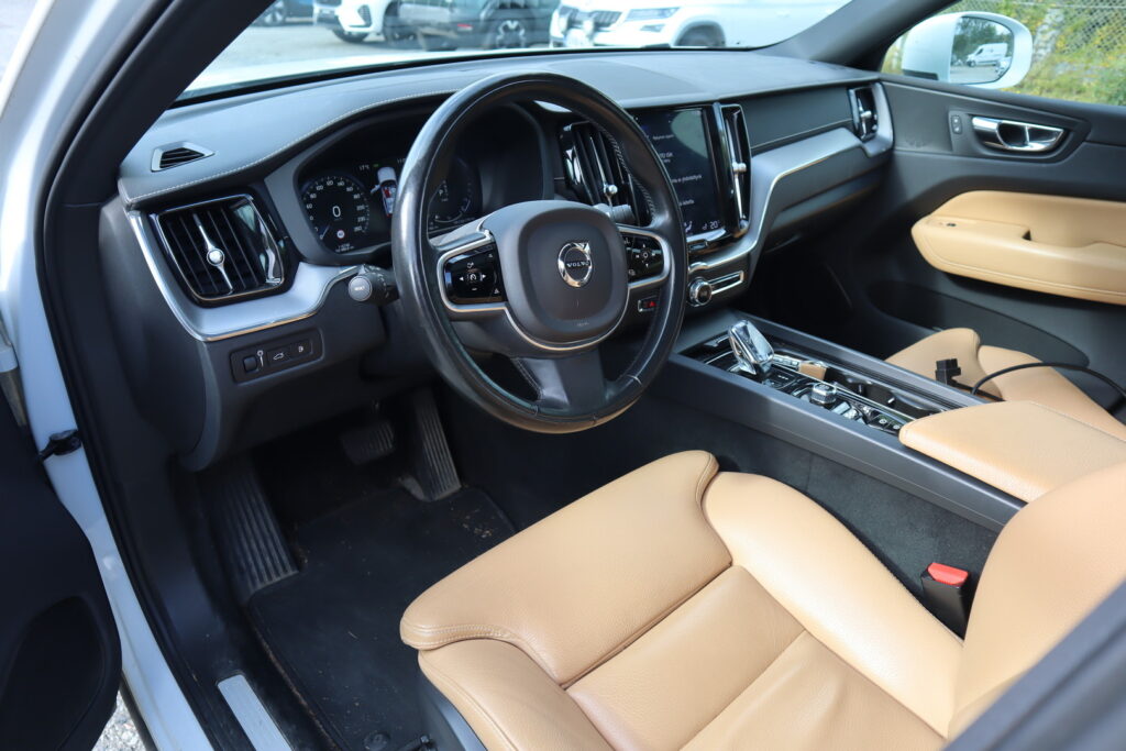 Volvo XC60, image 8