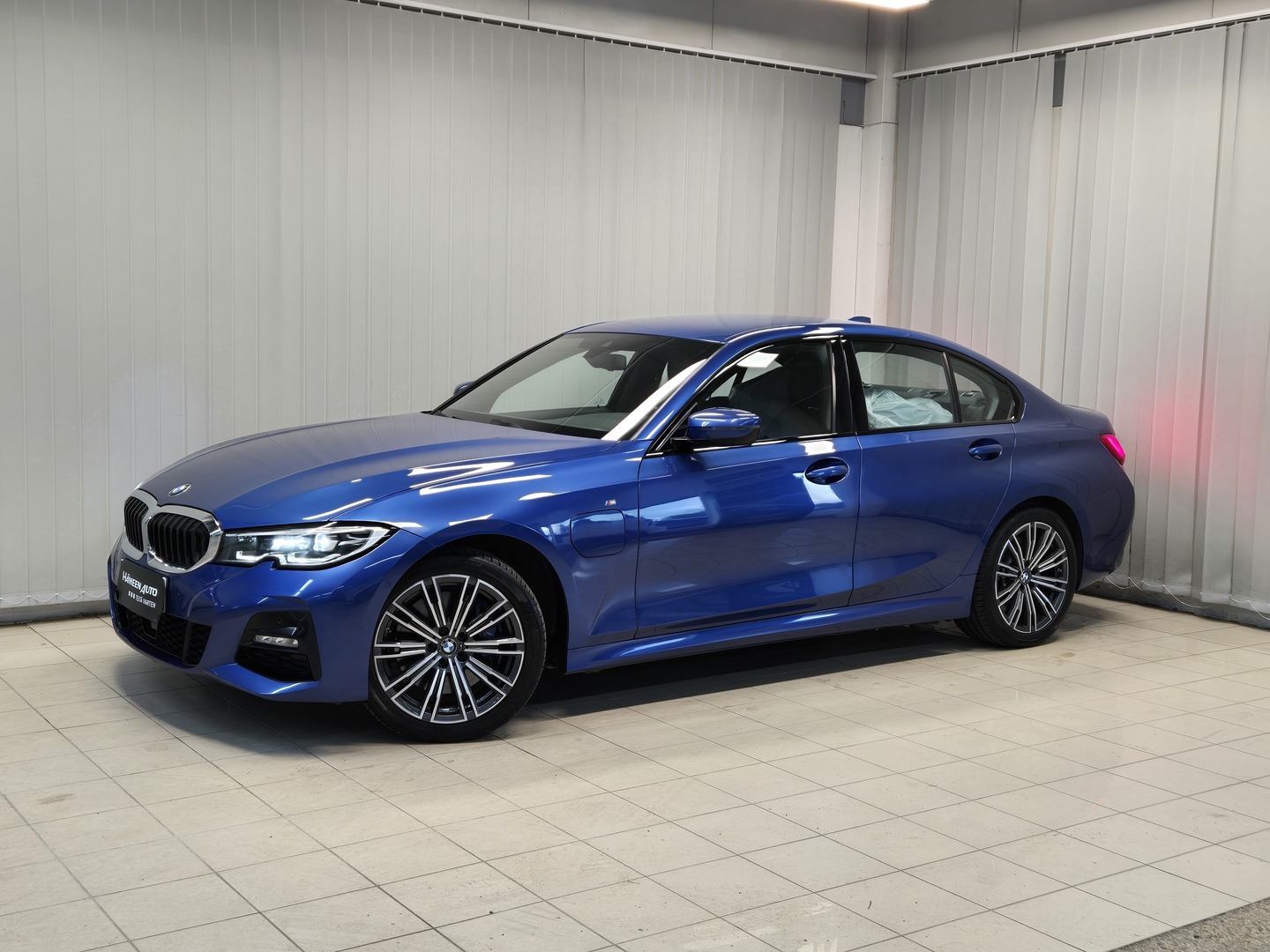 BMW 330 2021, kuva 2/15