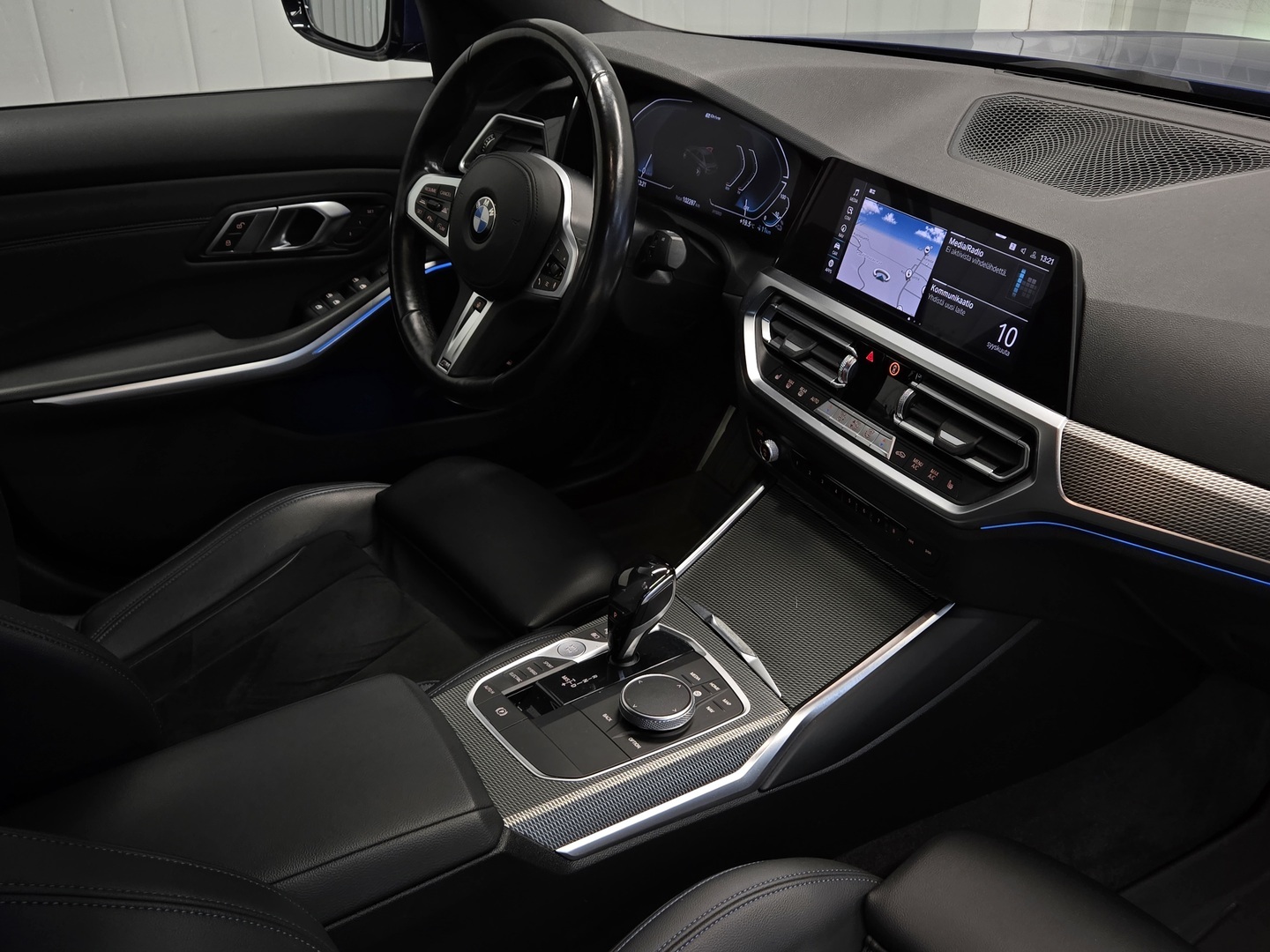 BMW 330 2021, kuva 6/15