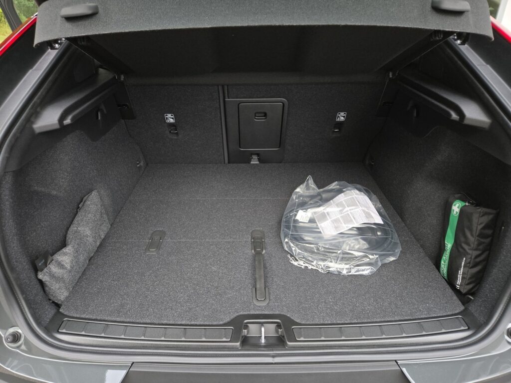 Volvo EC40, image 11