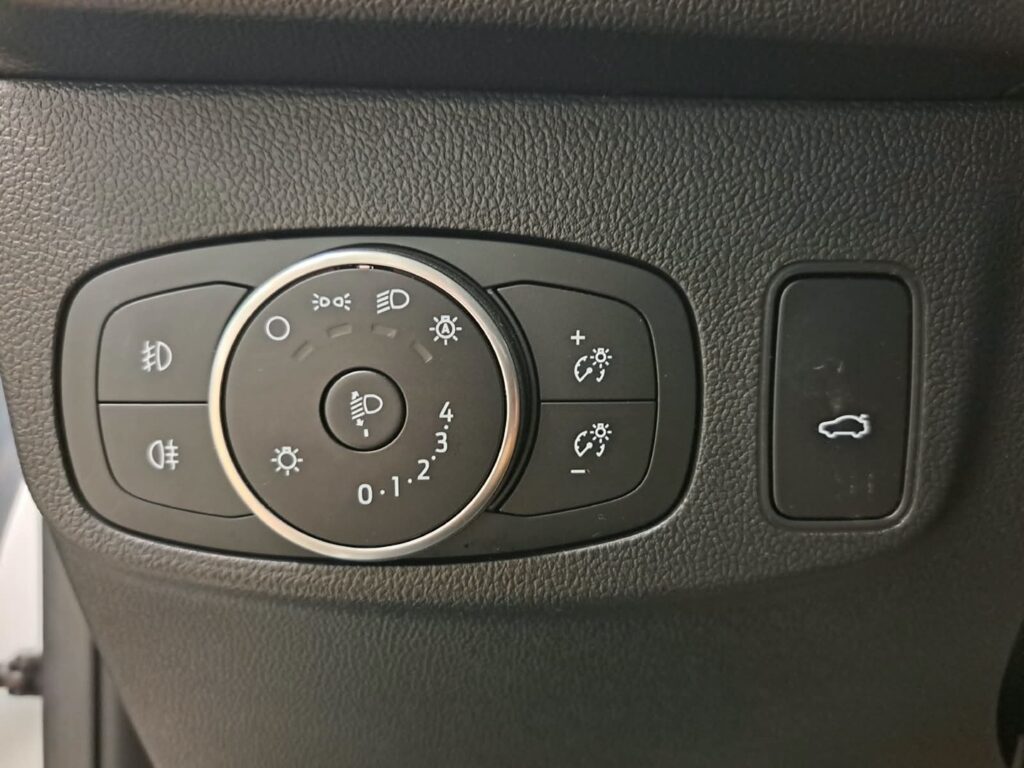 Ford Focus, image 19