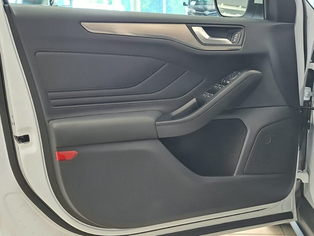 Ford Focus, image 24