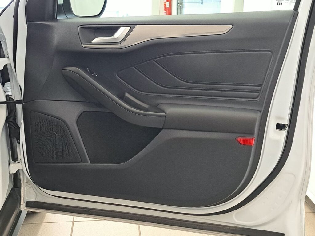 Ford Focus, image 25