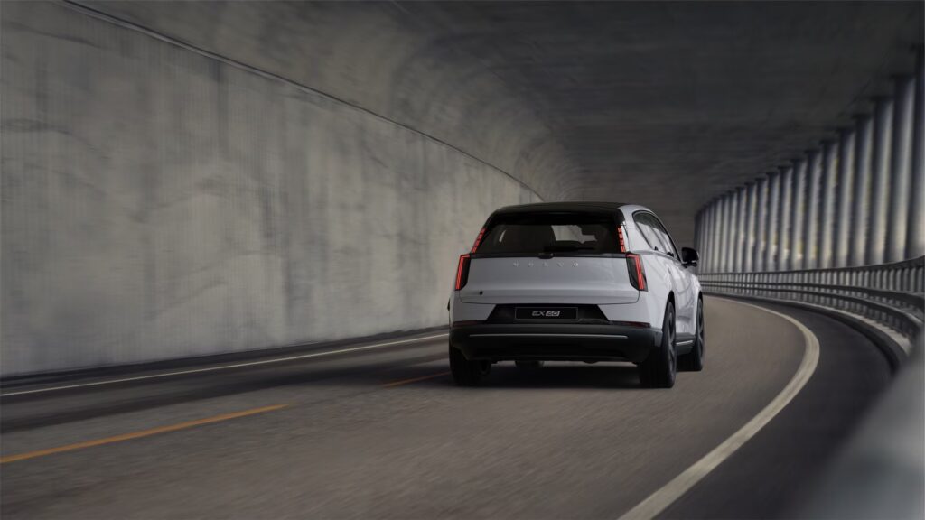 Volvo EX60, image 2