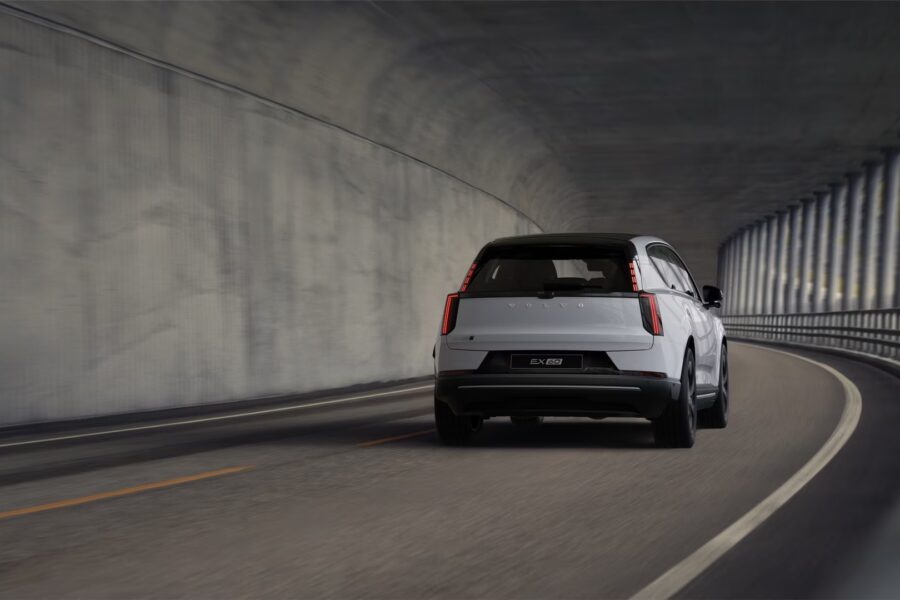 Volvo EX60, image 2