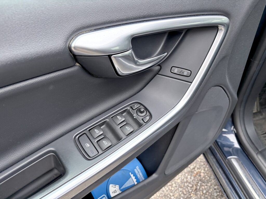 Volvo V60, image 13