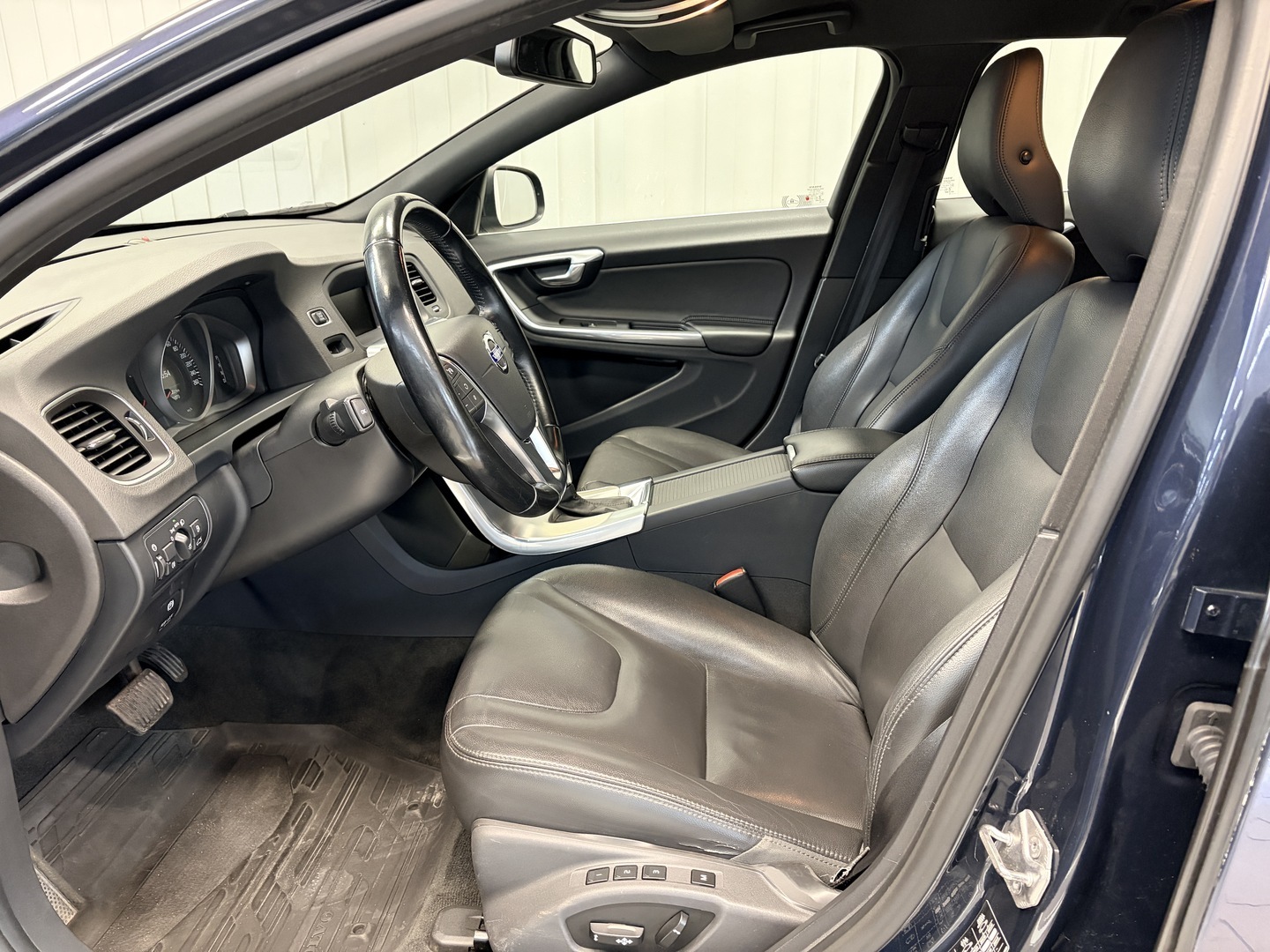 Volvo V60 T3 Business Summum aut 2014, kuva 7/33