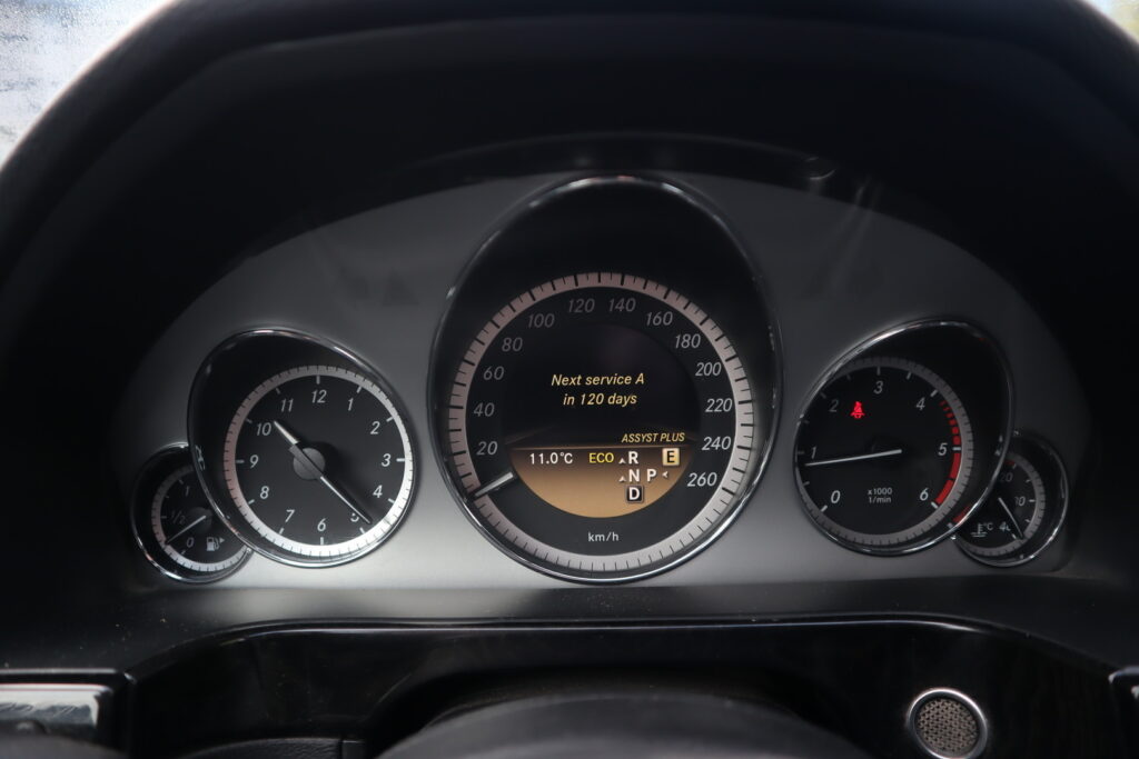 Mercedes-Benz E, image 11