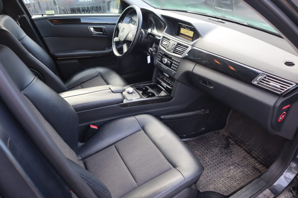Mercedes-Benz E, image 6