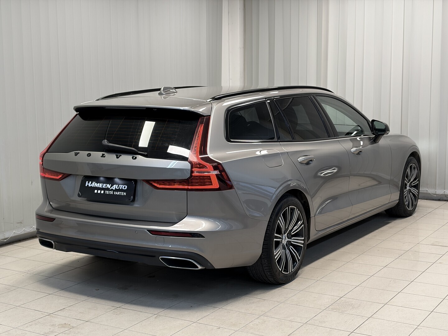 Volvo V60 D4 Inscription aut 2019, kuva 5/27