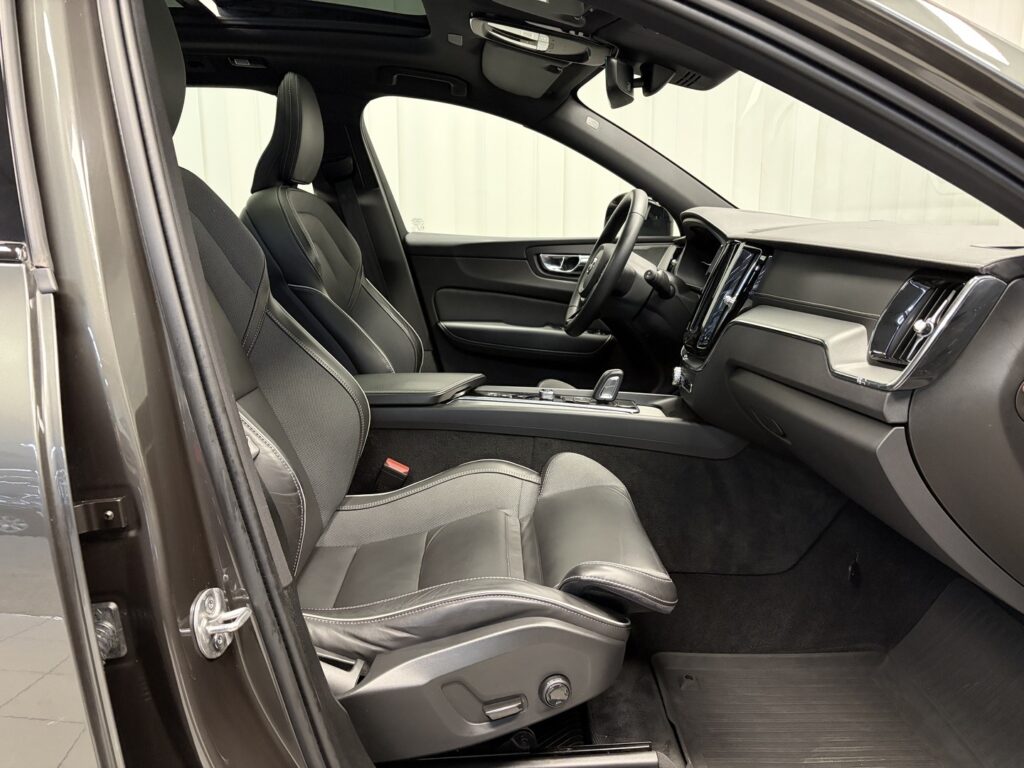 Volvo XC60, image 11