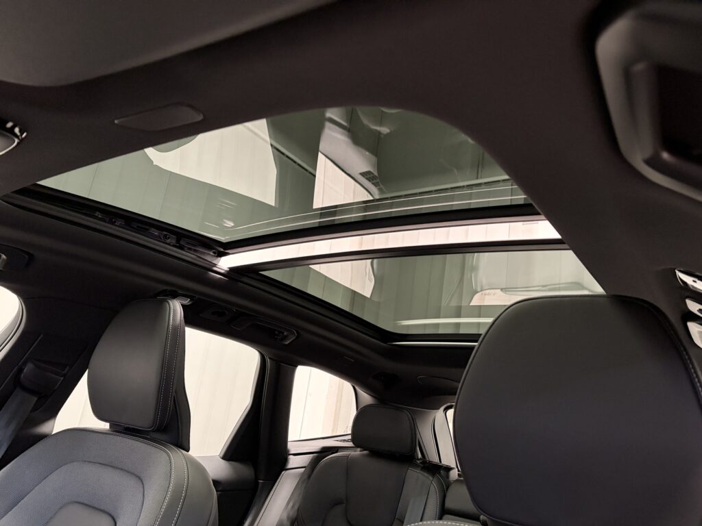 Volvo XC60, image 12