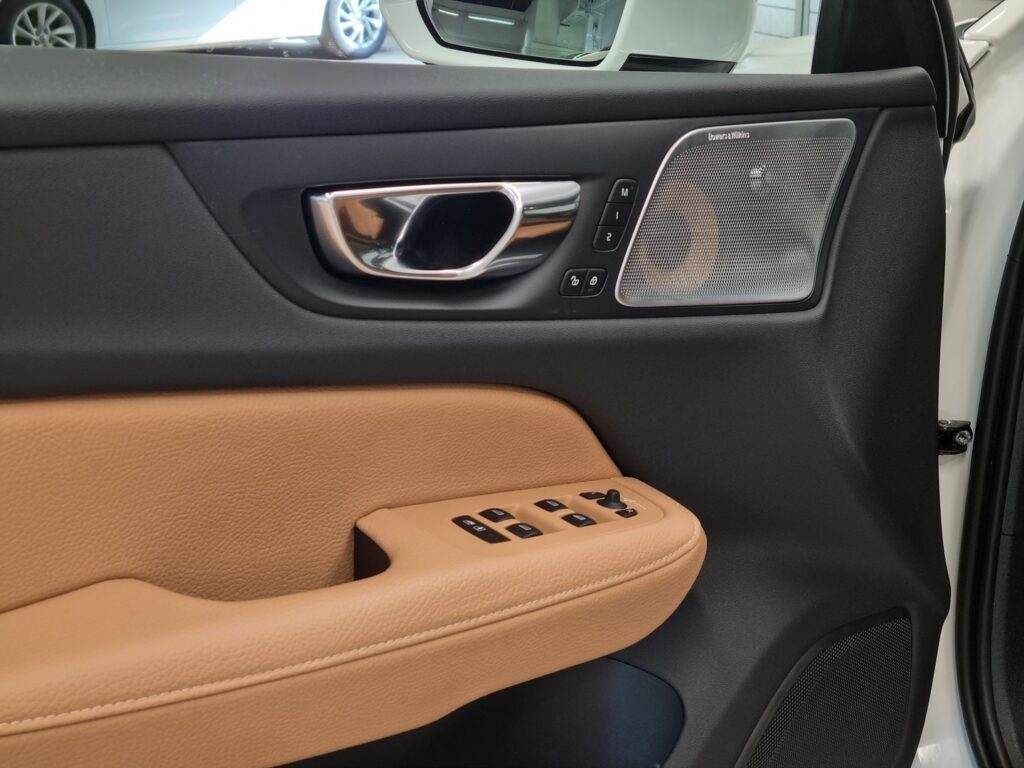 Volvo V60, image 12