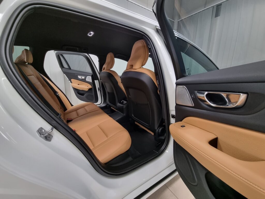 Volvo V60, image 7