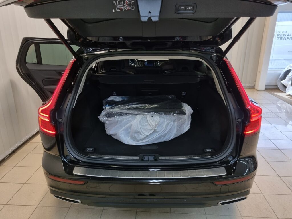 Volvo V60 Cross Country, image 5