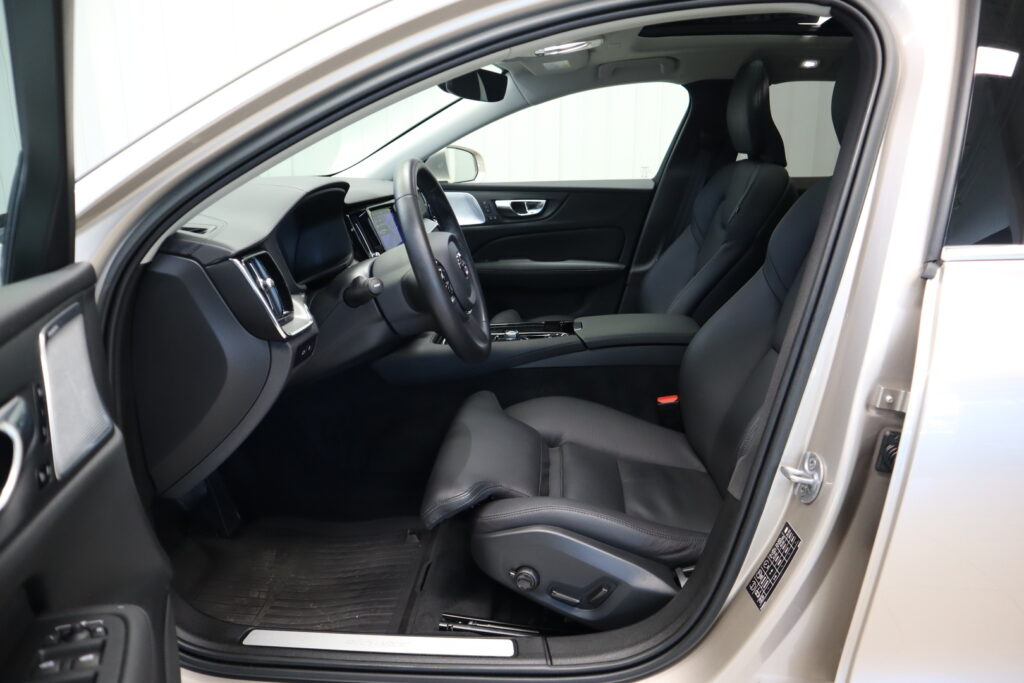 Volvo V60, image 10