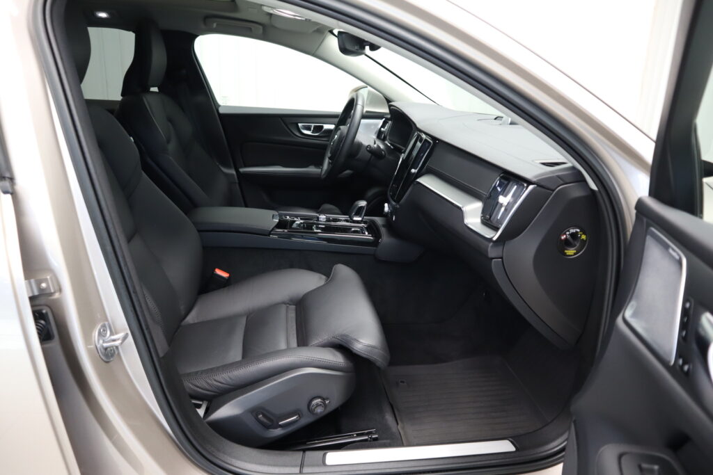 Volvo V60, image 28