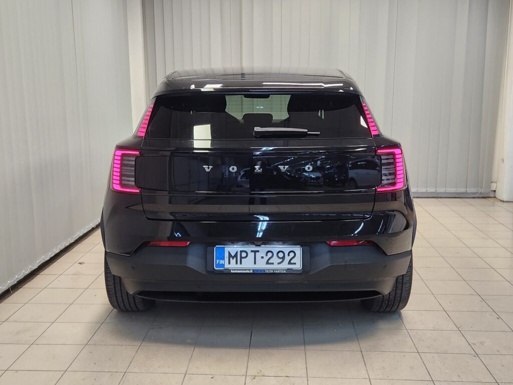 Volvo EX30, image 4
