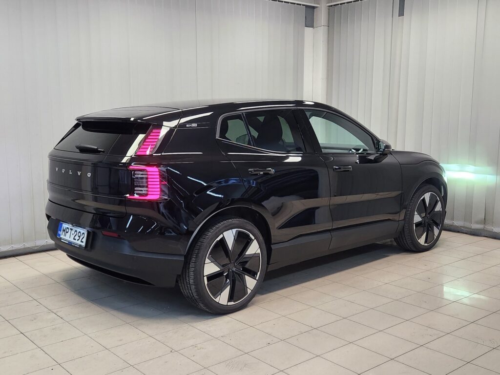 Volvo EX30, image 5