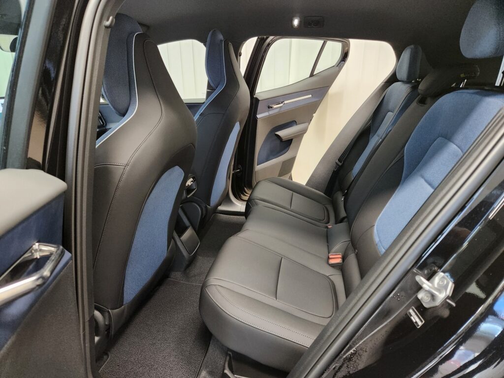 Volvo EX30, image 7