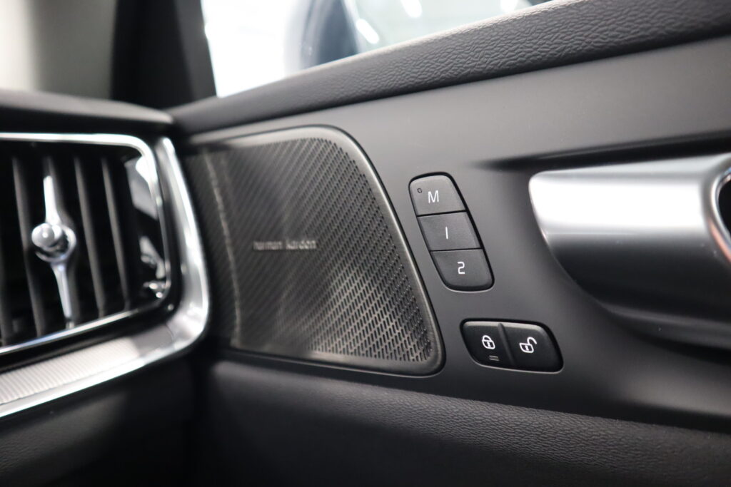 Volvo S60, image 12