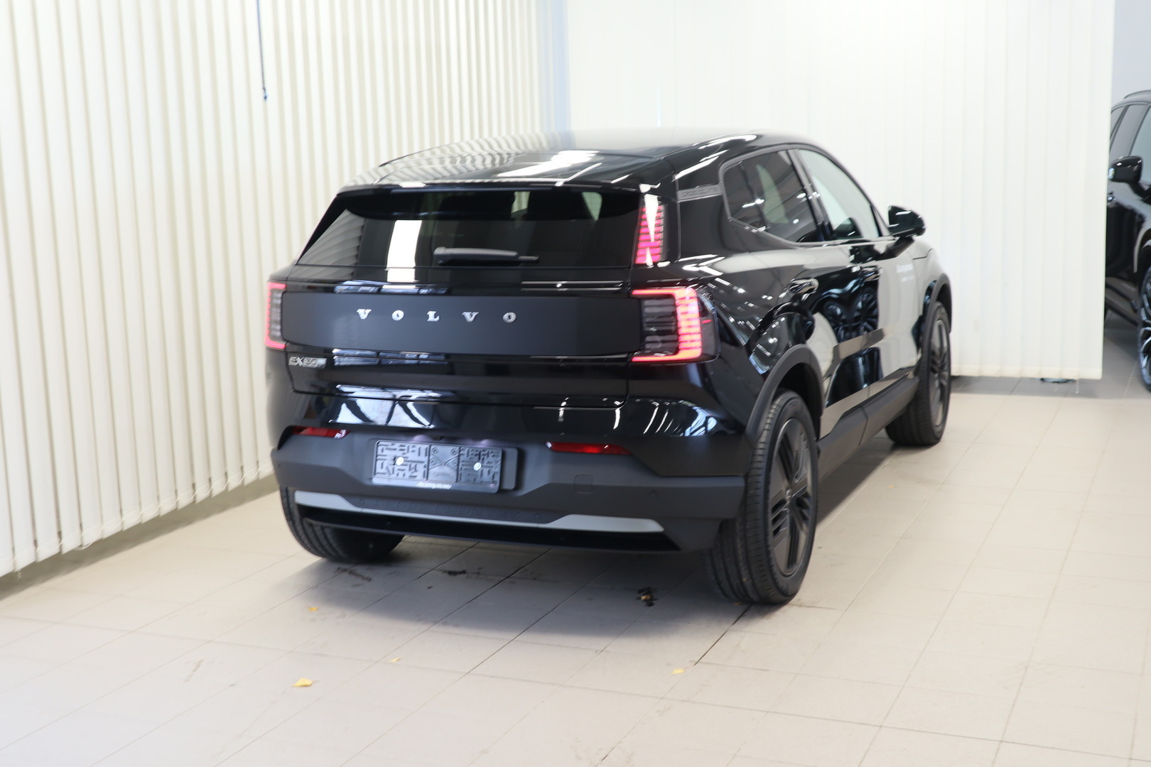 Volvo EX30 Cross Country P8 AWD Plus 2027, bild 4/20