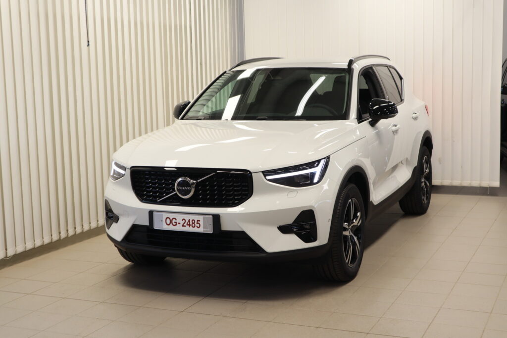 Volvo XC40, image 1