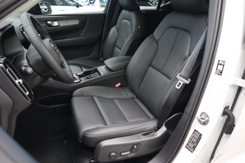 Volvo XC40, image 8