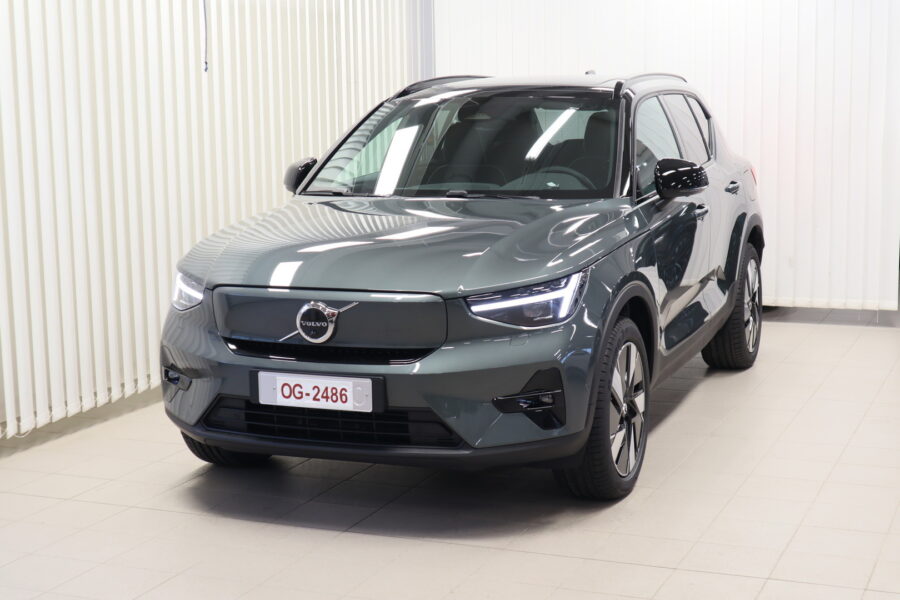 Volvo EX40, image 1